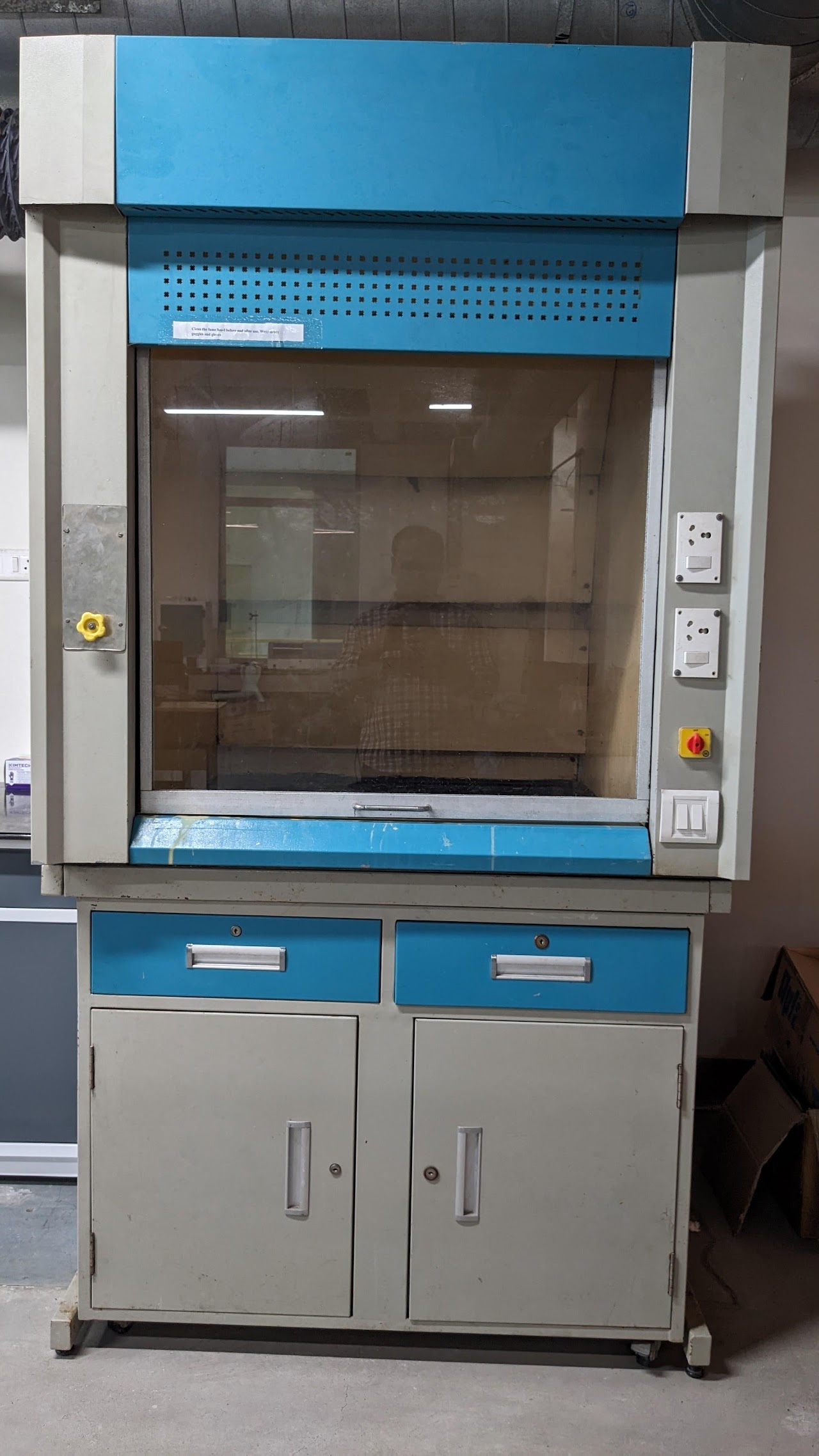Fume hood